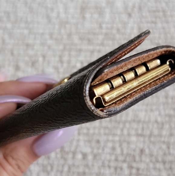 Louis Vuitton Authentic Key Holder - Picture 10 of 14